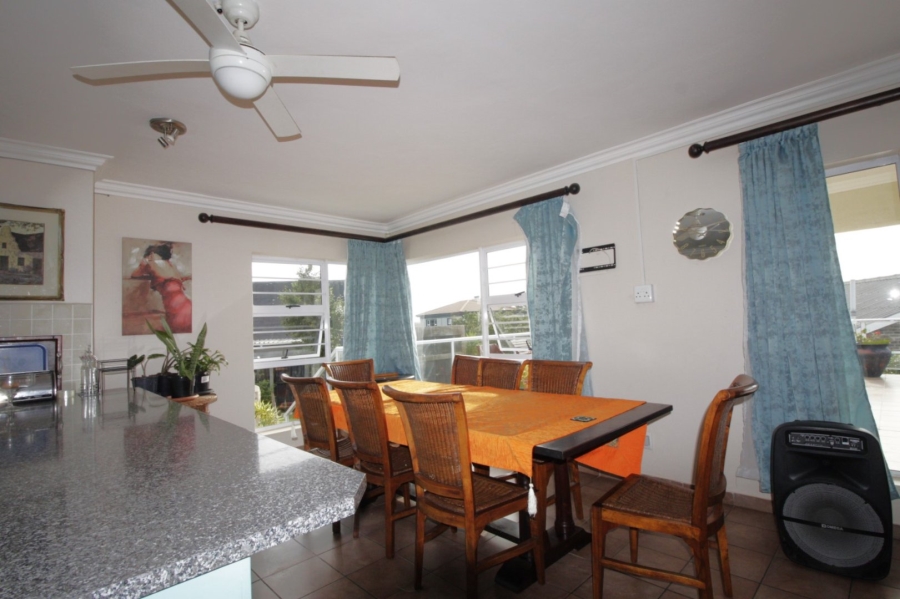 3 Bedroom Property for Sale in Wavecrest Eastern Cape